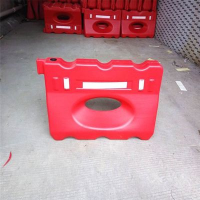 道路工程的守護者 單孔三孔水馬隔離墩護欄